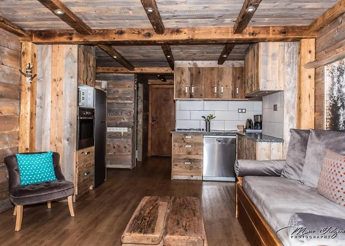 拉可罗日公寓式酒店 4*